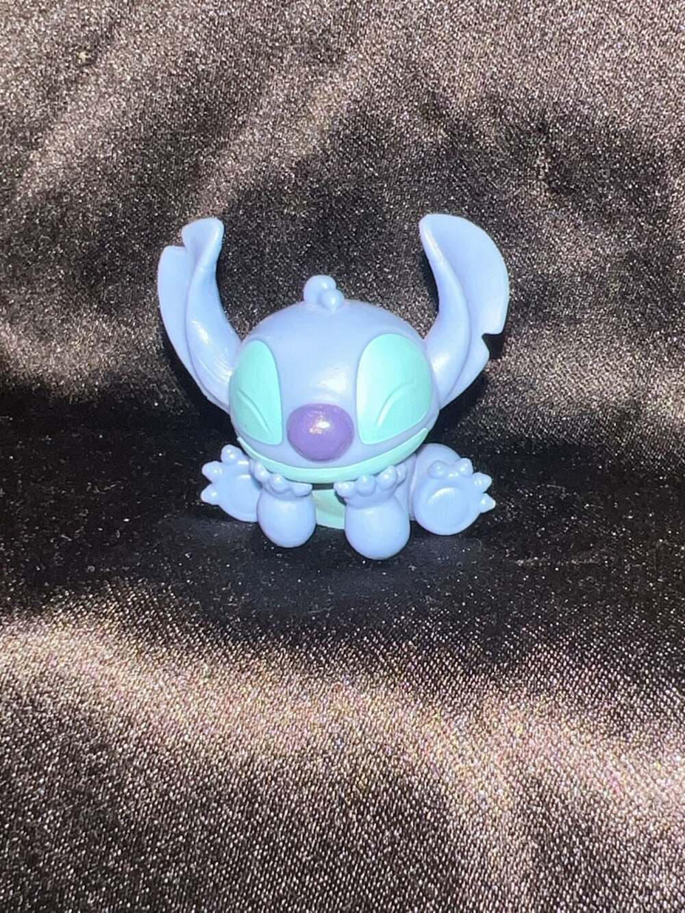 Disney Lilo & Stitch Sitting Mini PVC Figure